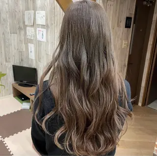 ロング カラー シミズ カエデ🍁のヘアスタイル