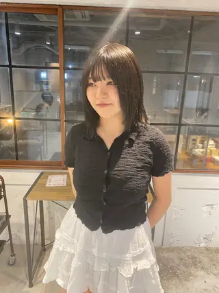 ミディアム カラー 関根 桃羽のヘアスタイル