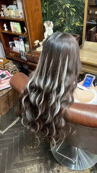 ロング デザインカラー/ コーンロウのヘアスタイル