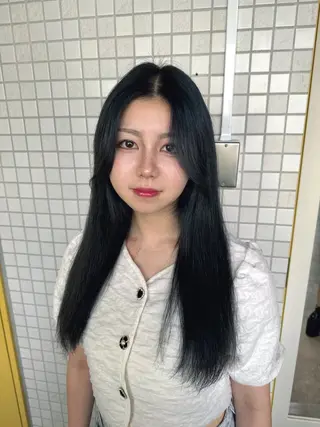 ロング カラー ヘアアレンジ 寒色アイドルカラー JUNOチナツのヘアスタイル