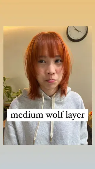 ミディアム レイヤーカット\ウル フ　chinatsuのヘアスタイル