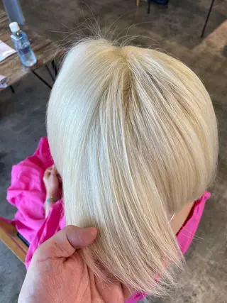 カラー ハイトーン/レイヤー /ケアブリーチ石川治のヘアスタイル