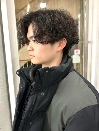 ミディアム パーマ メンズ メンズ似合わせ🪞 リピート率No.1のヘアスタイル