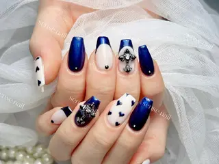 ネイル Kurieitibu 🍬Byu~tīのネイルデザイン