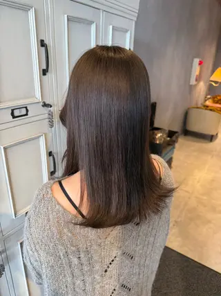 カラー 岩井 佑月のヘアスタイル