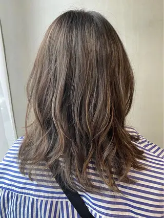 カラー ボブ/透明感カラー 岸本涼奈のヘアスタイル