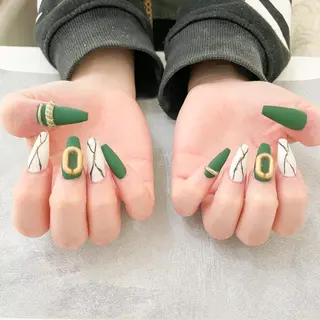 ネイル ゴテゴテ💙ワンホン リオナのネイルデザイン