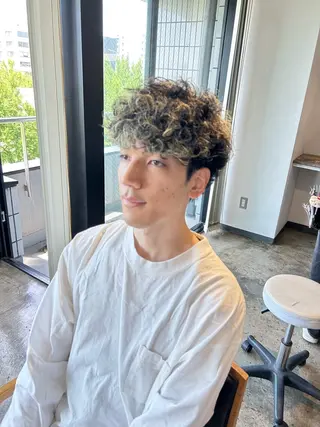 ショート パーマ メンズ become men's hair 名駅店所属・名駅/フェザーパーマ 韓国ヘア/森岡のヘアスタイル