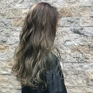 ロング カラー ハイライト✖️ 暗髪🤎Nahoのヘアスタイル