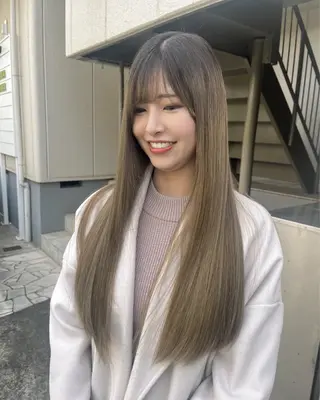 ロング ere 代々木公園所属・みほ/ニュアンス/ モード/艶カラーのヘアスタイル