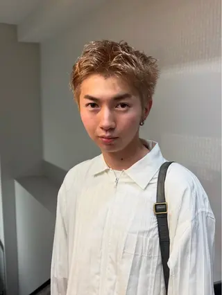 カラー メンズ ブリーチ/艶カラー 🫧/ユーナのヘアスタイル