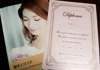 LOKA-HULU  ロカフルのマツエク・マツパデザイン