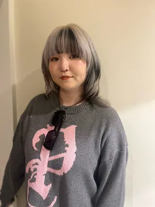 セミロング カラー 🦮shiori アイドルオタク🦮のヘアスタイル