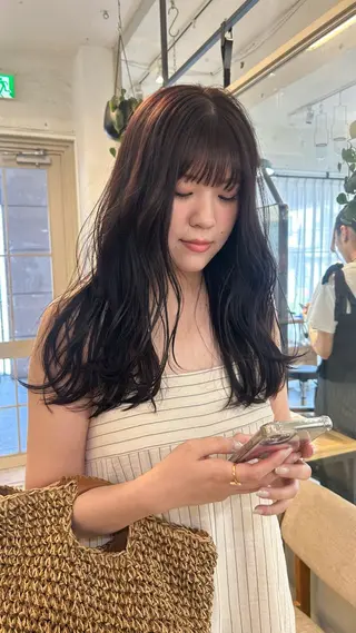 セミロング カラー Lomalia Moemiのヘアスタイル