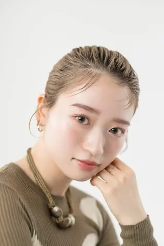ミディアム カラー ヘアアレンジ 井崎 史帆のヘアスタイル