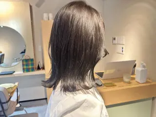 ミディアム カラー 【Uneユヌ】菊地 春那のヘアスタイル