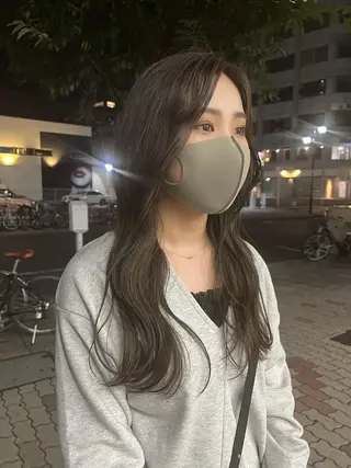 セミロング カラー KOCHAB本山所属・三谷 はるなのヘアスタイル