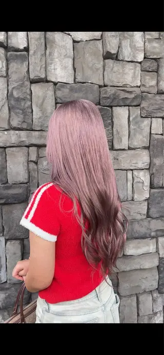 ロング カラー 鈴木 ねねのヘアスタイル