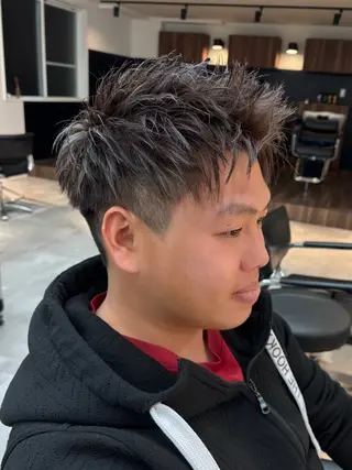 メンズ フェザーパーマ/韓国 /メンズカット保立のヘアスタイル