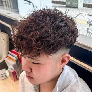 ショート パーマ メンズ 吉田 新平のヘアスタイル