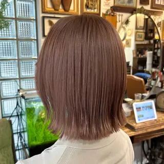ショート カラー BRITS 渡辺 菜々子のヘアスタイル