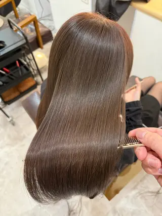 セミロング A'SHE横浜所属・髪質改善特化🔥縮毛 、美髪形成のプロ✂️のヘアスタイル