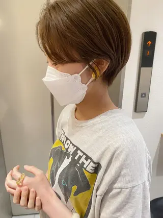ショート カラー nana🦕 ハイライトベージュのヘアスタイル