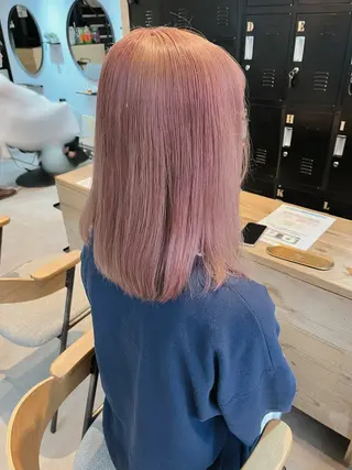 ショート カラー akira𝜗𝜚 ꙳.*‬透明感カラーのヘアスタイル