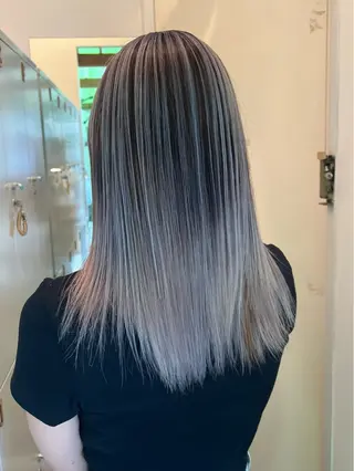 セミロング ハイトーンカラー/エ クステ/デザインのヘアスタイル
