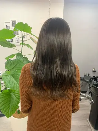 ロング カラー 坂井 水菜美のヘアスタイル