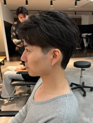 メンズ フェザーパーマ/韓国 /メンズカット保立のヘアスタイル