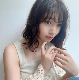 カラー 中井 葵のヘアスタイル