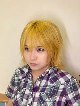 ショート ブリーチカラー AYANEのヘアスタイル