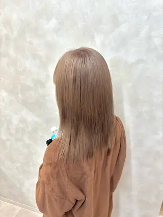 ミディアム カラー 耳つぼS認定講師 ×ハイトーンカラーのヘアスタイル