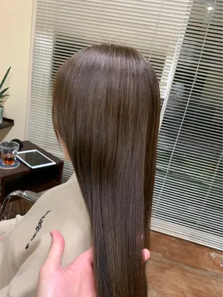 ミディアム ヨシミ カズヤのヘアスタイル