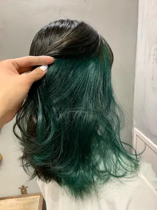 ミディアム カラー iLu.所属・田畠 しずかのヘアスタイル