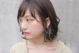 ショート カラー ヘアアレンジ ⭐️𝑭𝑰𝑳𝑴𝑶𝑹𝑴𝑨𝑳𝑬⭐️【フィルモルメール】所属・トレンドヘア🩶 艶髪🩶yoshiのヘアスタイル