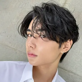 メンズ 表参道フェザーパーマ ニュアンスパーマのヘアスタイル