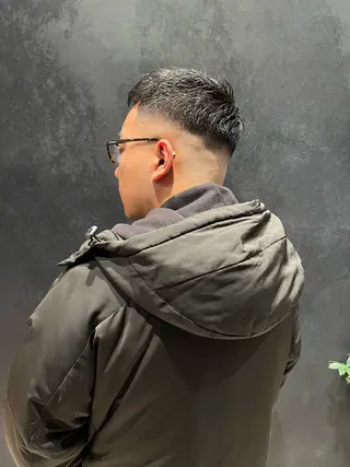 メンズ HAREKE  AVEDA 8所属・遠山 葉月のヘアスタイル