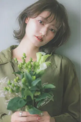 ミディアム カラー 🪻花屋併設🪻秀島 有紀のヘアスタイル