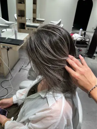 セミロング VOICE　hair所属・カラー/ケアソムリエ 川田くるみのヘアスタイル
