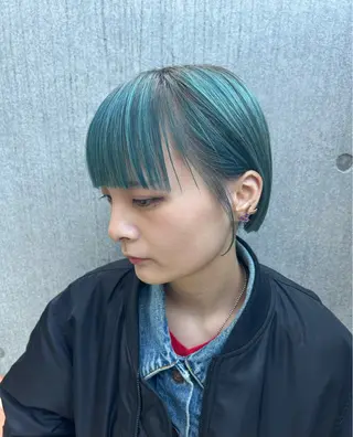 ショート ぱつっとボブ/Wカラ ー/ことこ🍒のヘアスタイル