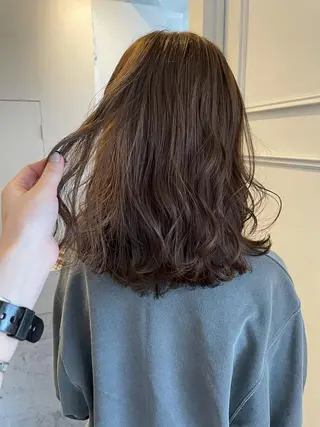 セミロング カラー 安藤 佑衣のヘアスタイル