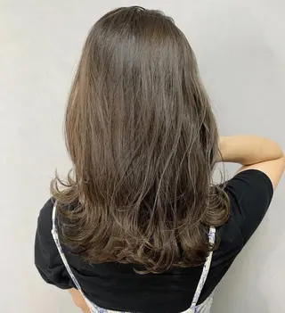 セミロング 淡色ふんわりhair 新宿satomiのヘアスタイル
