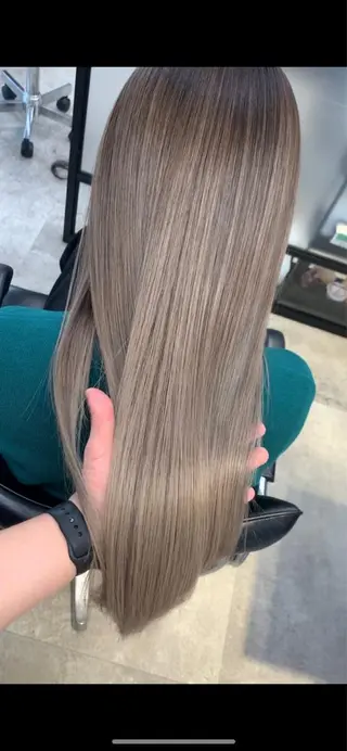 ロング 及川シゲル 髪質改善講師のヘアスタイル