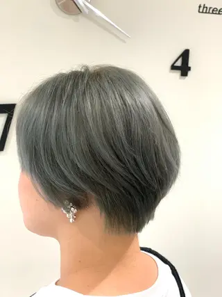 ショート カラー 松吉 純平のヘアスタイル