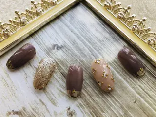 ネイル 【尾下】 ロイヤル•セラピストのネイルデザイン