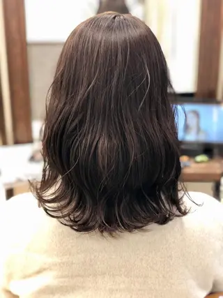 ミディアム カラー 白髪ぼかし脱白髪染め 大塚綾のヘアスタイル