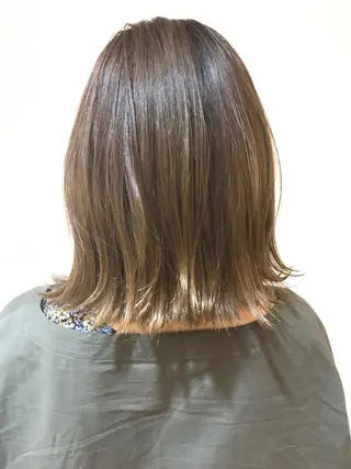 ショート カラー 湯浅 了一のヘアスタイル