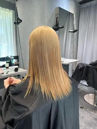 セミロング カラー naito/ ハイトーン/レイヤーのヘアスタイル